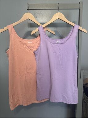 Duluth Trading Co No Yank Tanks Lavender & Peach Scoop Neck Tank Tops (Set of 2)
